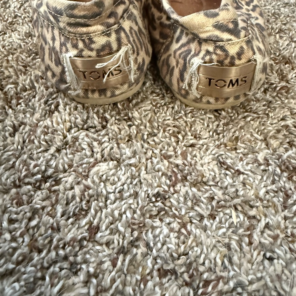 TOMS Wild Patterned Slip-Ons - Picture 5 of 7